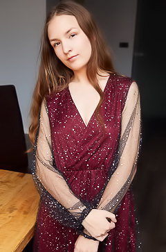 Bellaria Alluring Pussy Spread And Natural Beauty In An Artistic Set